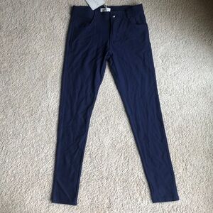 *MAKE OFFER. DONATING JANUARY 1. * NAVY BLUE PONTE LEGGINGS